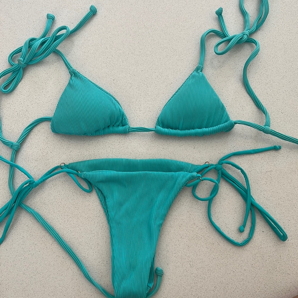 Kulani Kini Set brand new worn once
